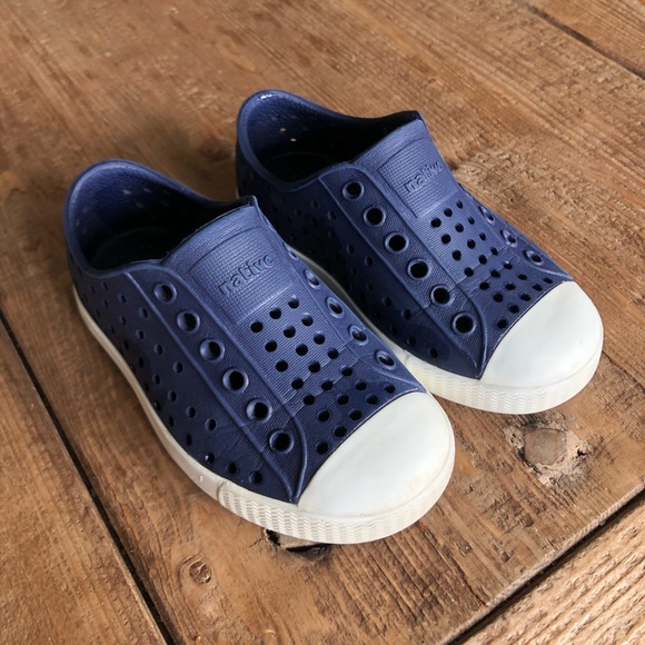 Bone White size c8 Native Kids Jefferson Slip On Sneaker Regatta blue
